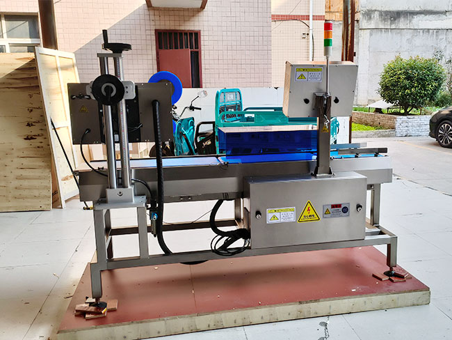 平面自动贴标机